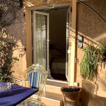 Les Grimaldines - Maison D'Hotes 2*