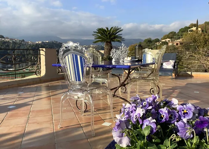 Guest house Les Grimaldines - Maison D'Hotes 4*