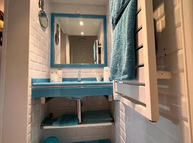 Guest house Les Grimaldines - Maison D'Hotes 4*