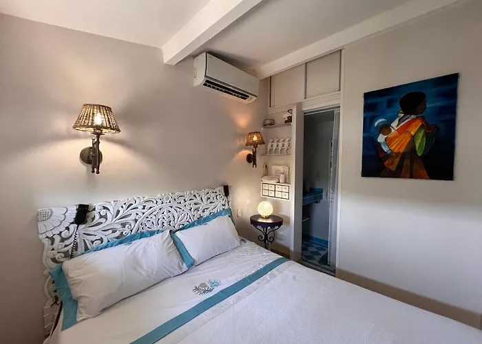 Les Grimaldines - Maison D'Hotes