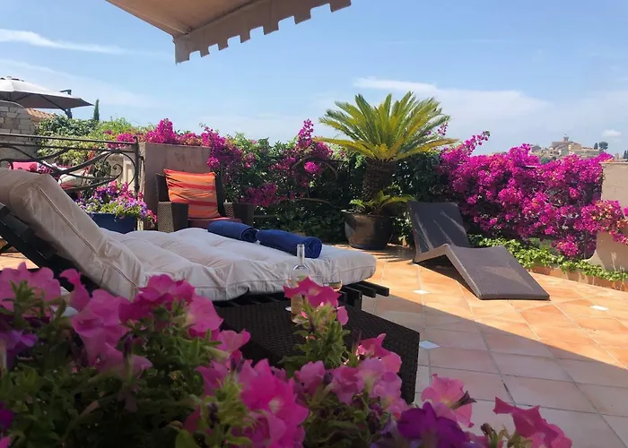 Guest house Les Grimaldines - Maison D'Hotes Cagnes-sur-Mer