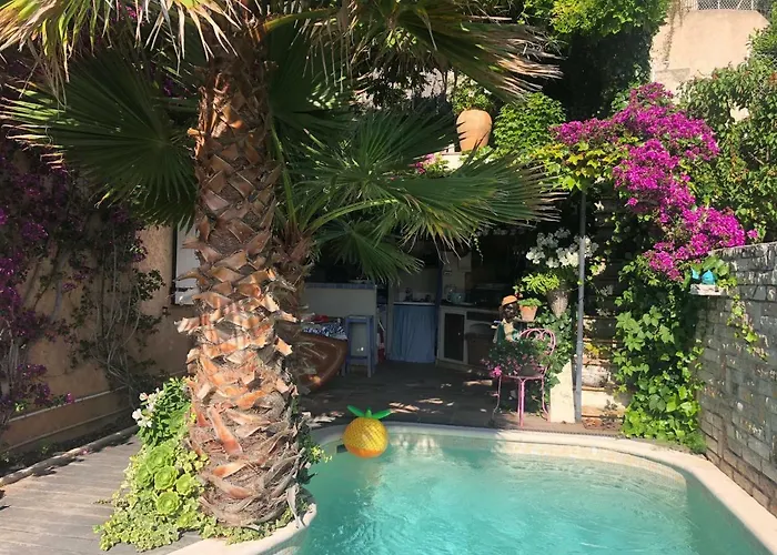 Les Grimaldines - Maison D'Hotes Guest house